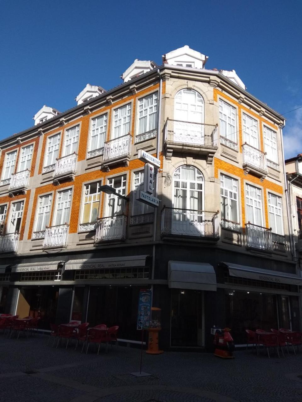 Residencial Real - Antiga Rosas Bed & Breakfast Vila Real Exterior foto